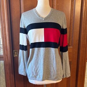 Tommy Hilfiger Gray V-Neck Sweater with Tommy Hilfiger Logoz Women’s size XXL